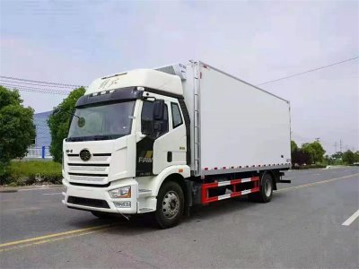 重汽豪沃6米8冷藏車(chē)（國(guó)六）